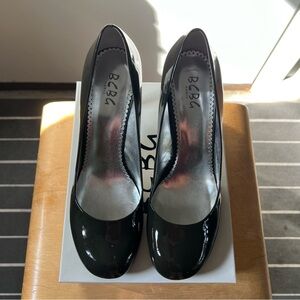 BCBG Damiax round toe pump Size 10